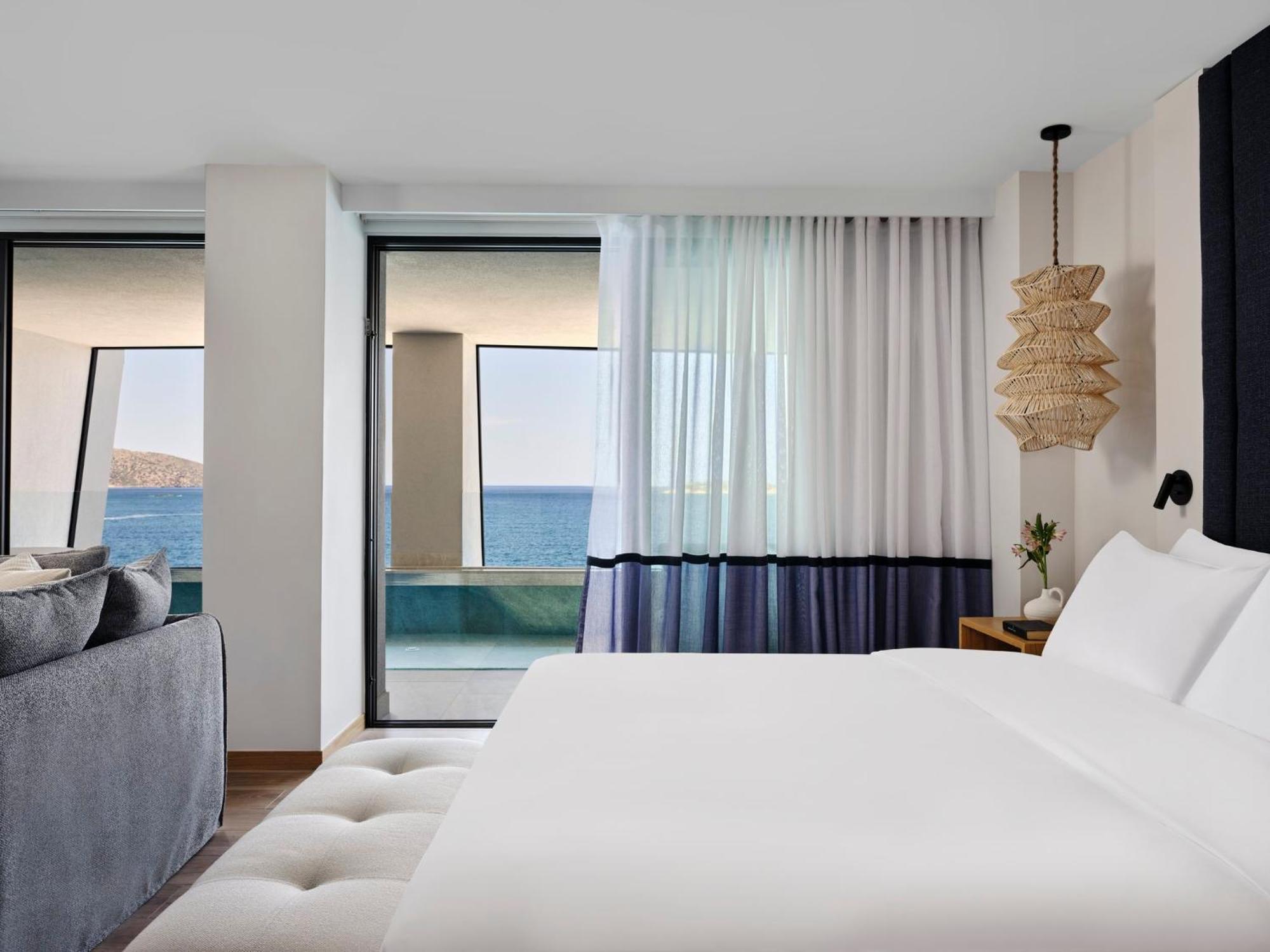 Junior King Suite Sea View Private Plunge Pool